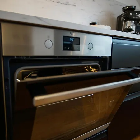 George Апартаменты *