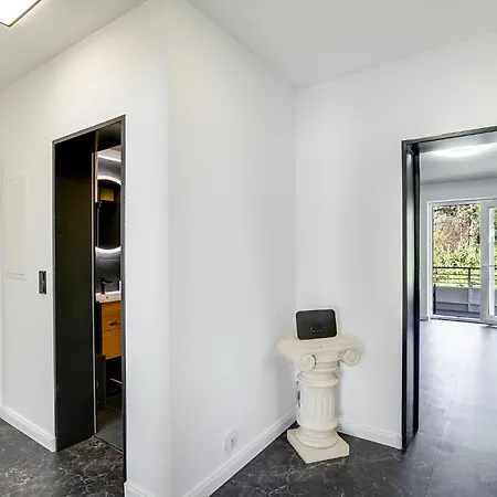 George Apartment