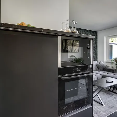 George * 뒤셀도르프