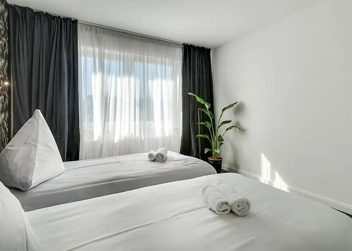 George Apartment *